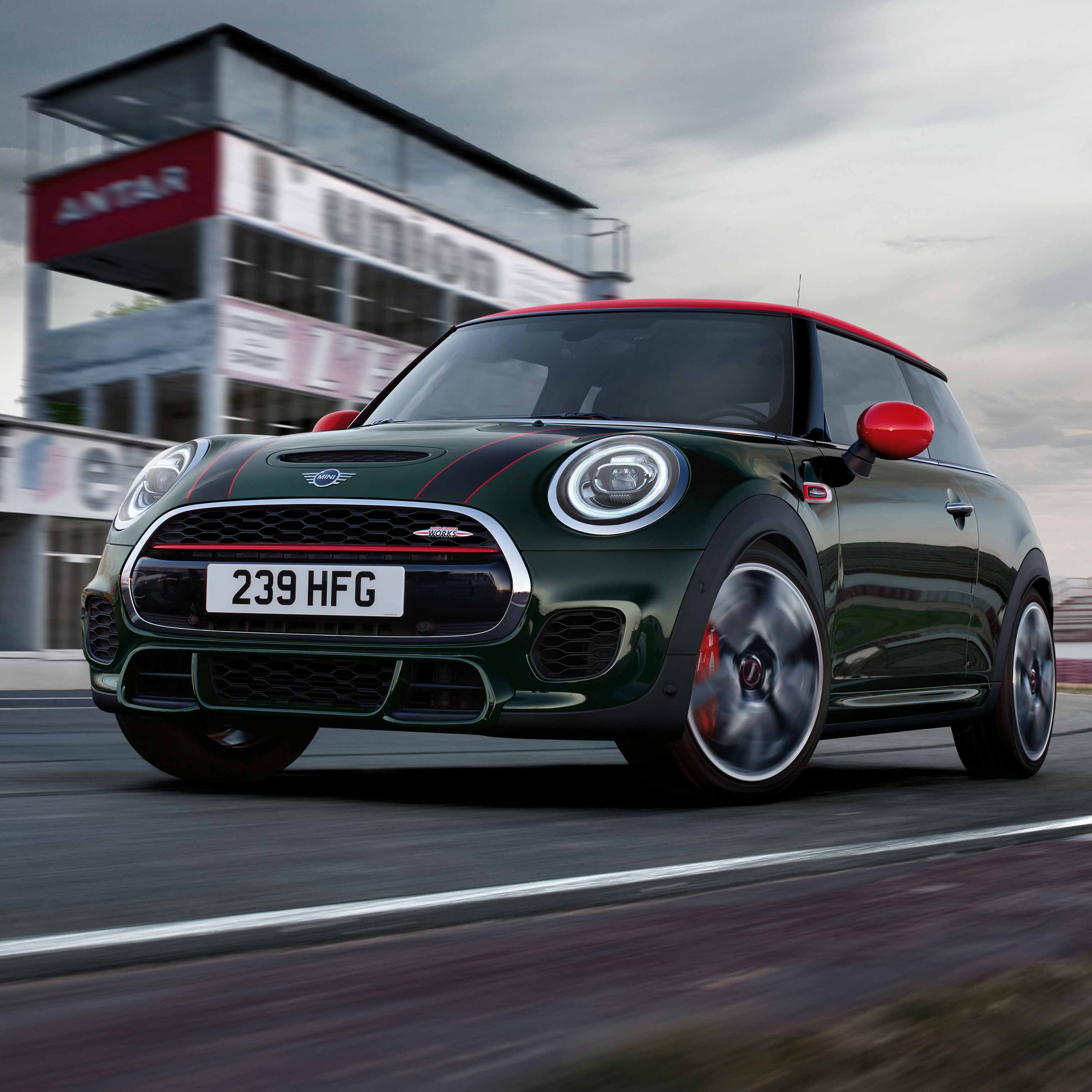 JOHN COOPER WORKS – Рожденный на гоночном треке